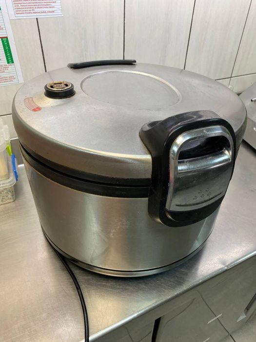 Продам професійну рисоварку