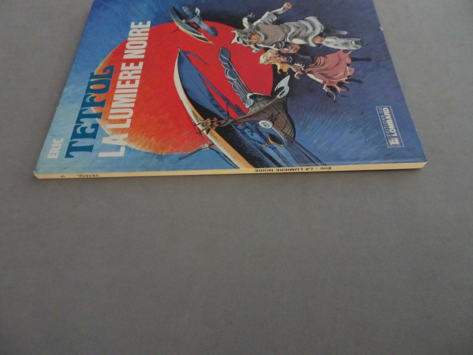 Livro BD Banda Desenhada em francês Eric - Tetfol - La Lumiere Noire (capa dura) Editions Du Lombard