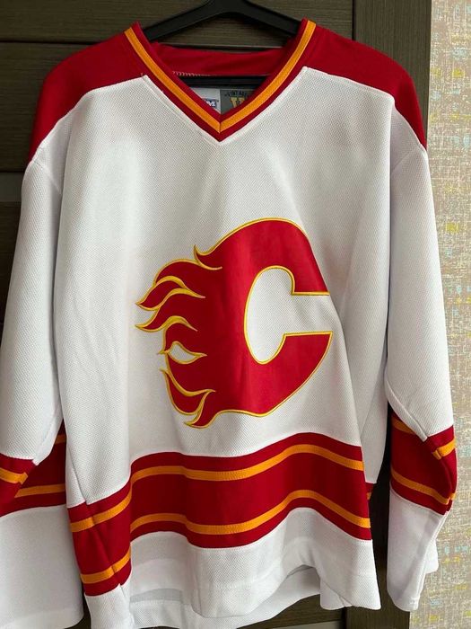 Хоккейные джерси Anaheim Mighty Ducks и Calgary Flames