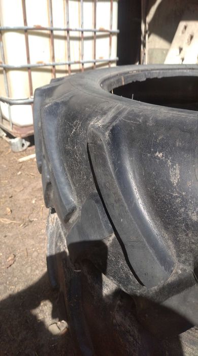 Продам шини б/у на трактор Т25