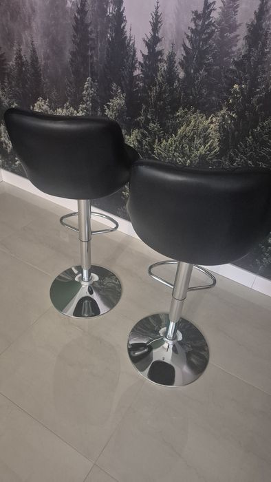 Dwa hokery kuchenne stan bardzo dobry