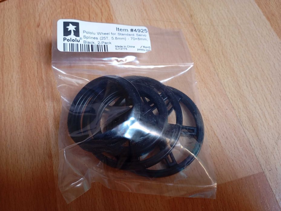 2 Servomotores + 2 rodas + 2 suportes (NOVOS)