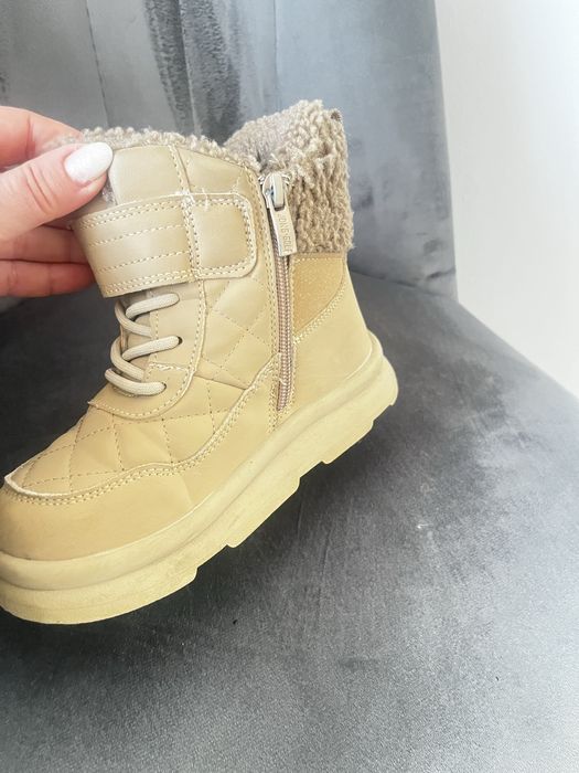 Черевики на дівчинку