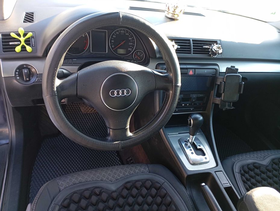 AUDI A4 8E  Автомат.