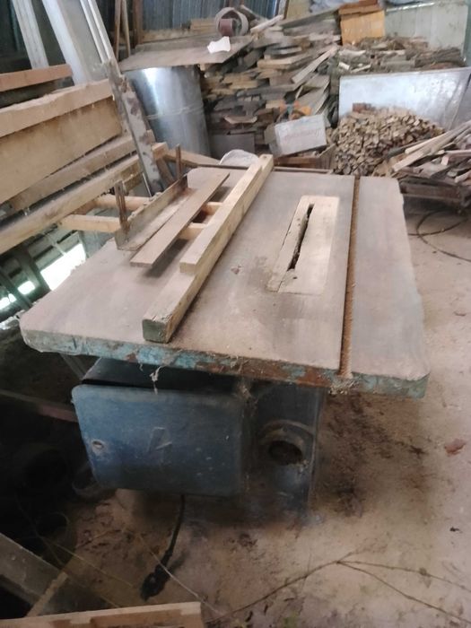 Циркулярный круглопильный станок Ц-6