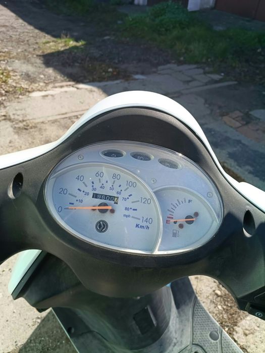 Skuter SYM Fiddle II 125 – 2012 r. – biały – styl retro – 19 600 km