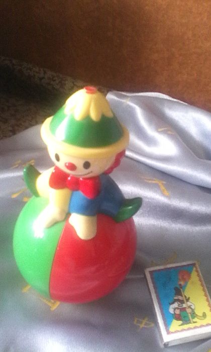игрушка клоун-неваляшка