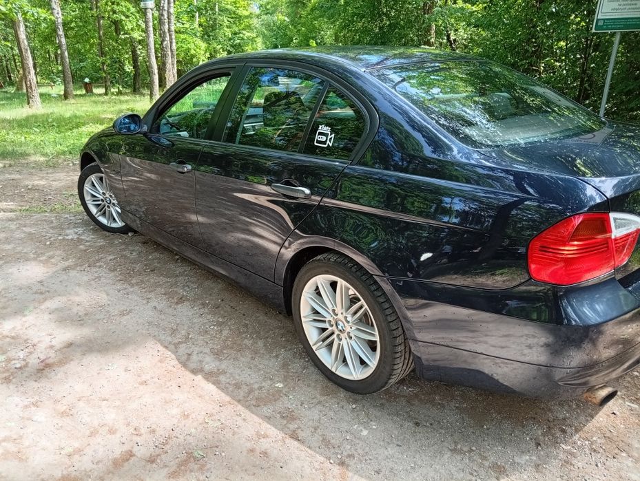 Sprzedam E90 2006r
