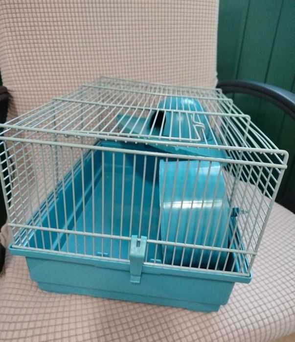 Gaiola para Hamster Azul – excelente estado mais Bebedouro Oferta
