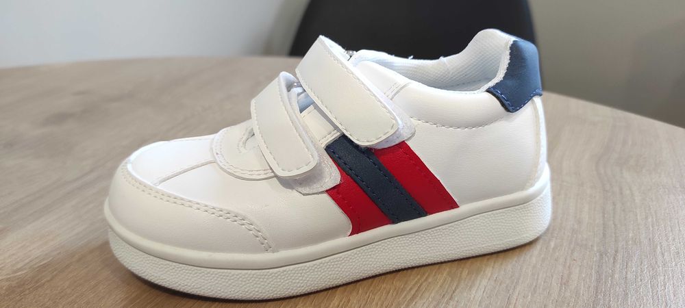 Buty dziecięce Victory r.25 nowe
