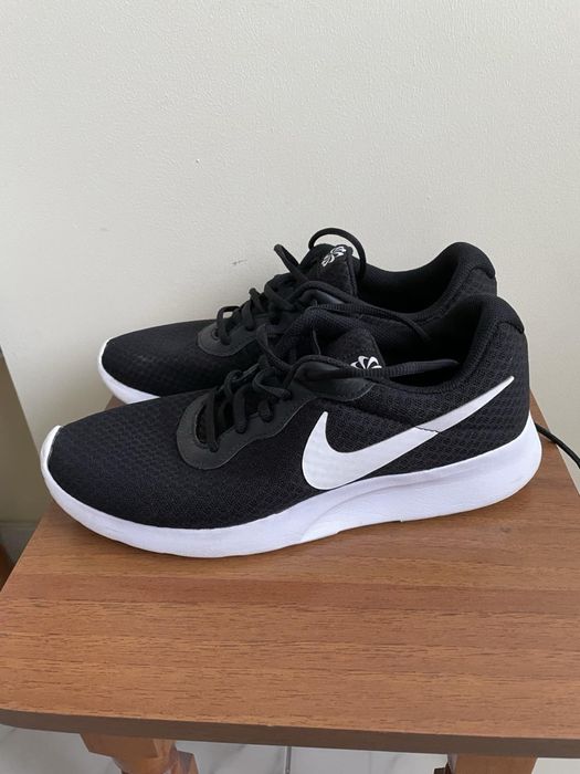 Кросівки чоловічі Nike оригінал розмір 42,5 в відмінному стані