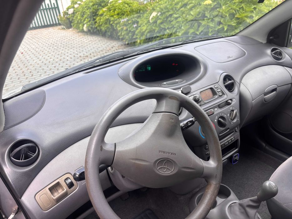 Toyota Yaris — fotografia 4