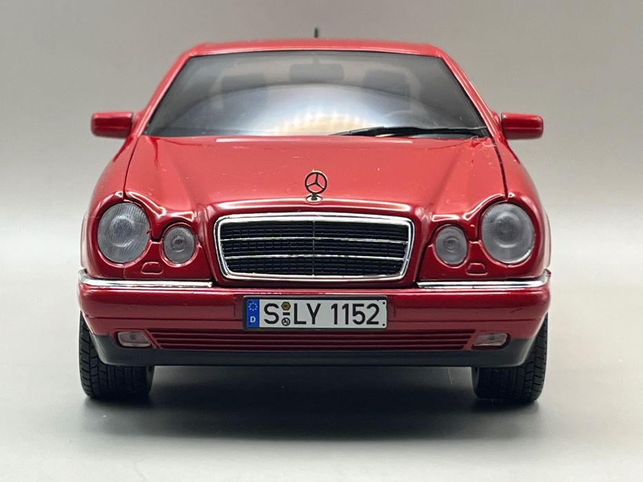 Model 1:18 Mercedes W210