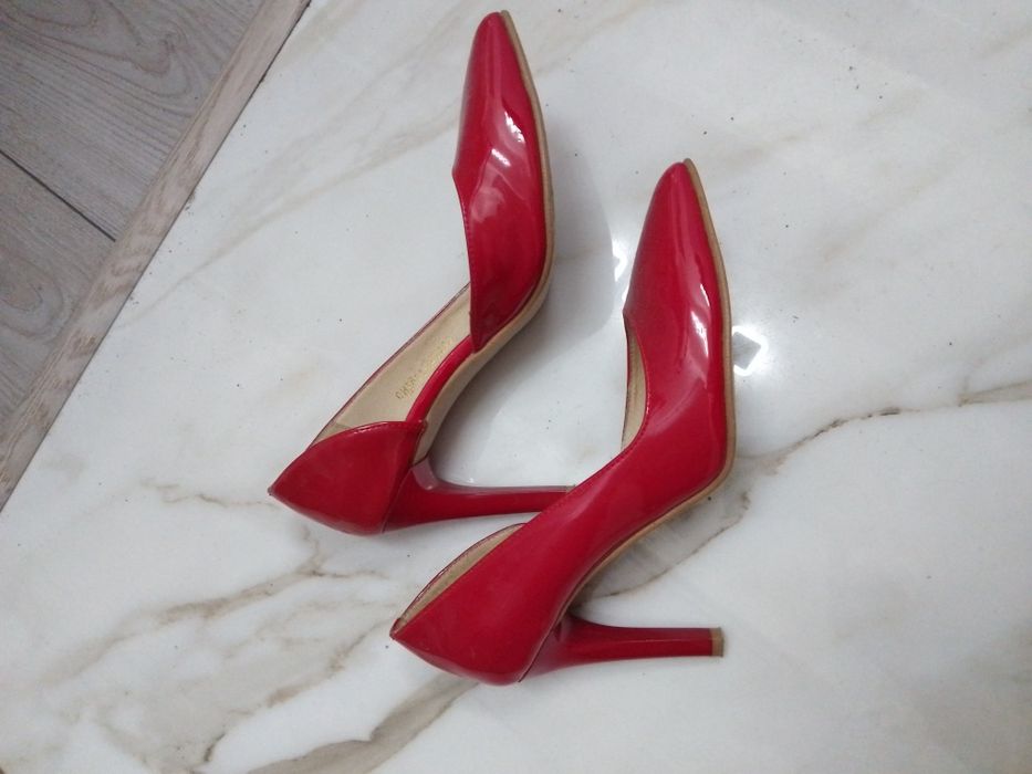 Туфлі червоні лакові