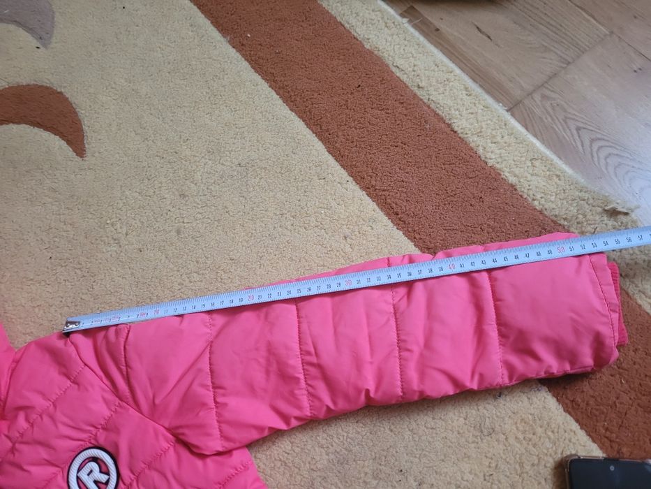 Дуже гарна курточка на дівчинку весна-осінь  розмір 152