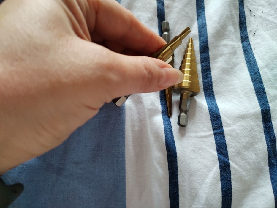 Продам свердла конусні