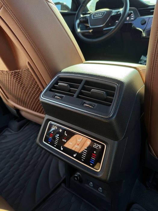 Audi e-tron 2021 VIN WA1LAAGE0NB005285 фото оголошення 15 з 16
