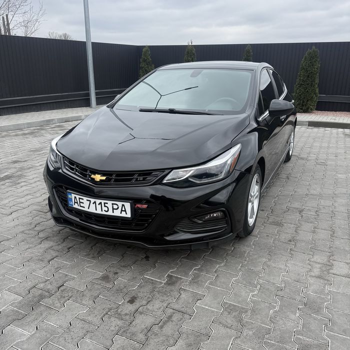 Автомобиль Шевроле Круз