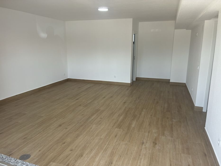 Arrenda-se apartamtento T2 alcanena
