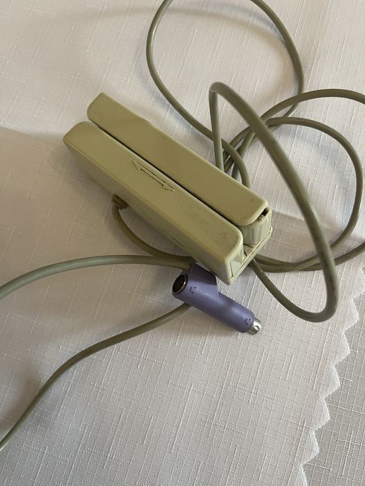 Czytnik do kart magnetycznych z wtyczką ps2