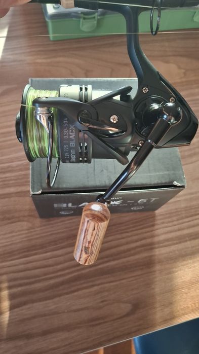 Kołowrotek karpiowy Delphin  Black 6 T