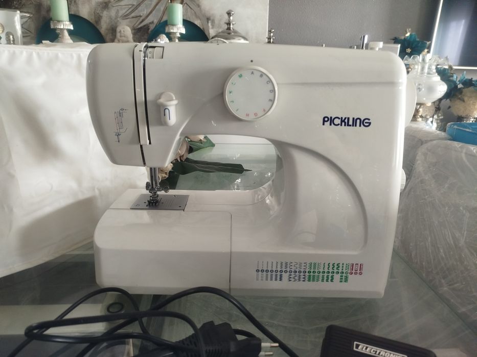 Máquina de costura Pickling em estado novo