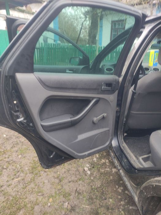 FORD FOCUS 1,6 бензин!