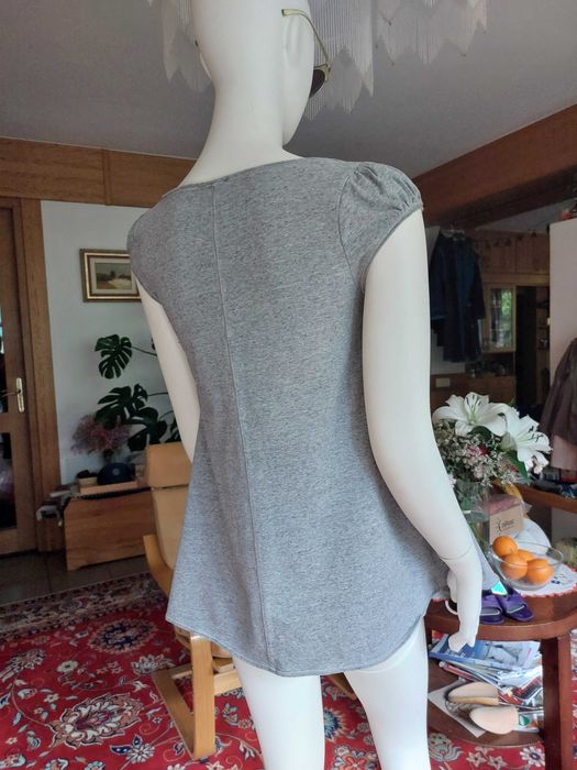 szara bawełniana koszulka bluzka trapezowa ciążowa tunika bufki