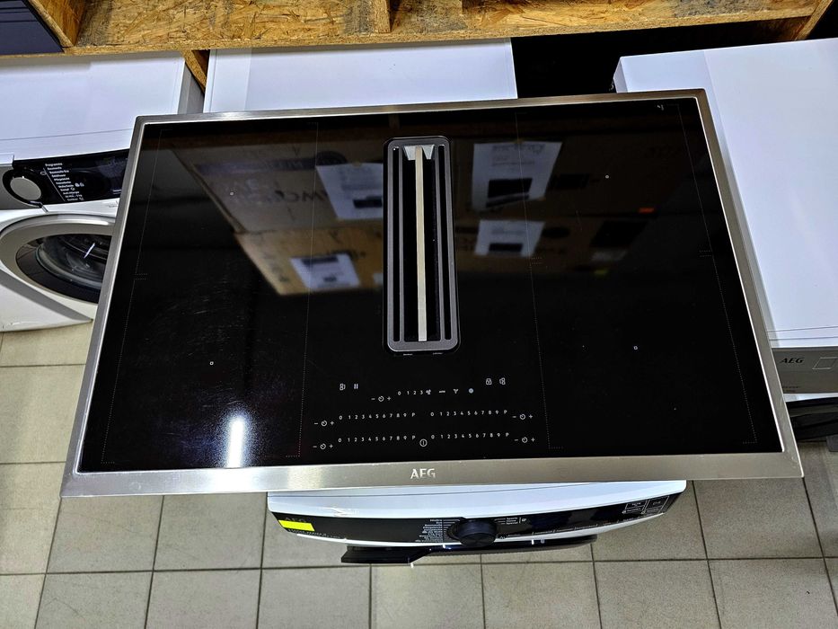 Płyta indukcyjna z zintegrowanym okapem AEG CCE84751XBB | 80cm gw12mcy