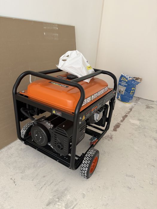 Gerador a gasolina arranque elétrico 9200/9000 W 230/400 V Genergy Somport AVR