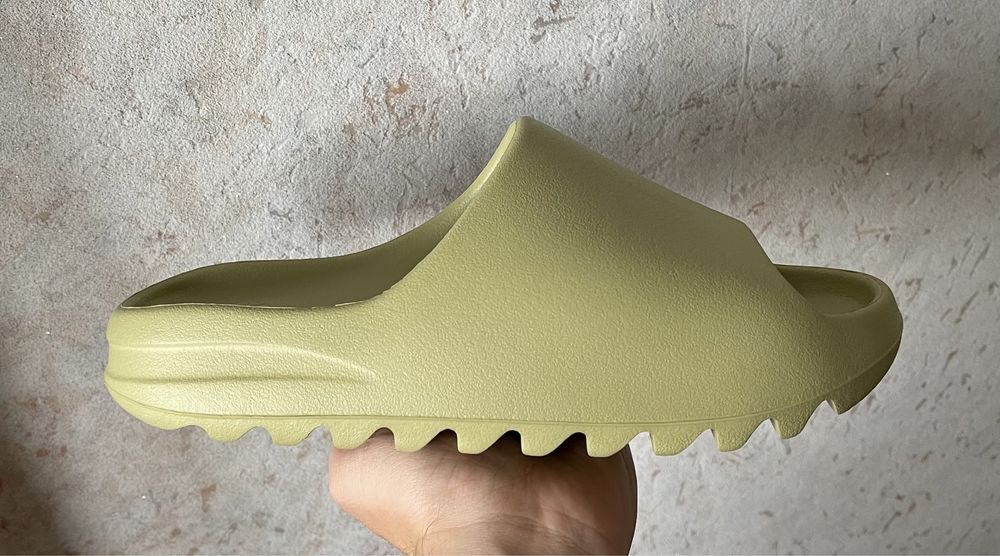 Klapki Adidas Yeezy Slide Resin rozm. 44,5