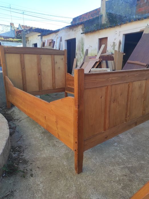 Cama antiga artesenal