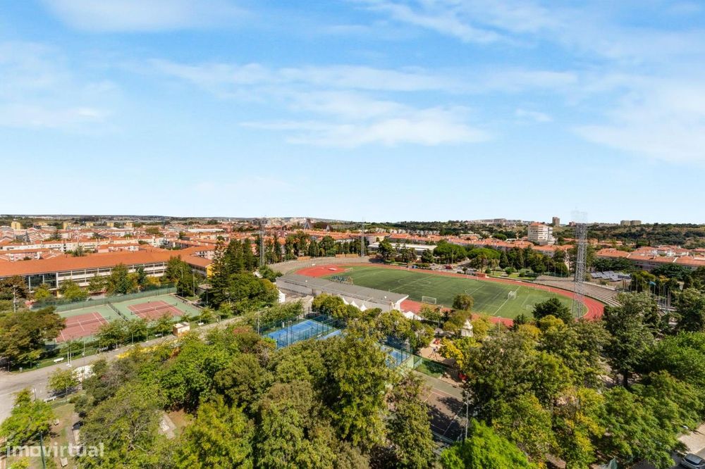 Penthouse T6 com Terraço de 131 m2 e Vista sobre Lisboa | Alvalade