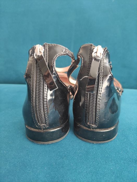 Baleriny Zara szpic paski Mary Jane czarne lakierowane rozmiar 38