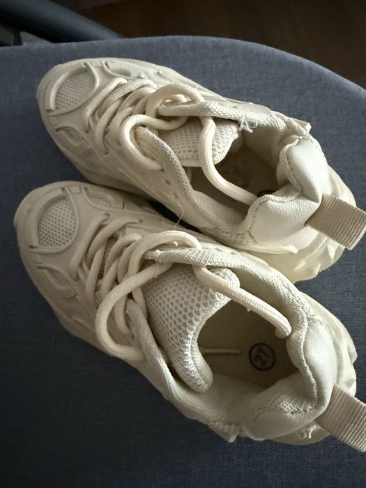 Дитячі кросівки