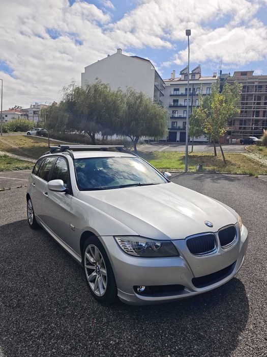 Vendo BMW 320d Touring xDrive, de 2008, de cor cinzenta, com 263.000 km. — photo 2