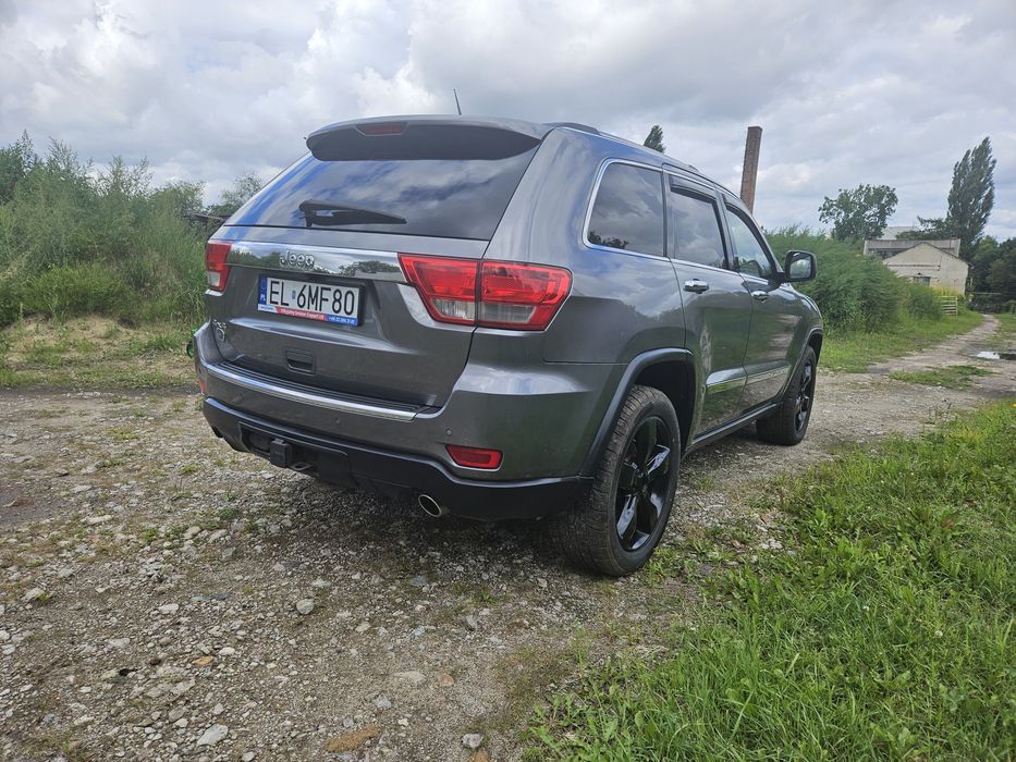 Jeep Grand Cherokee wk2 5.7 Overland Summit