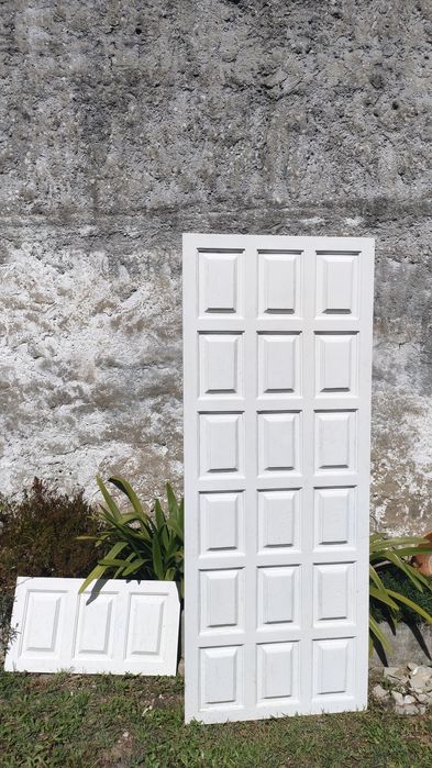 Portas de roupeiro em madeira de traça antiga