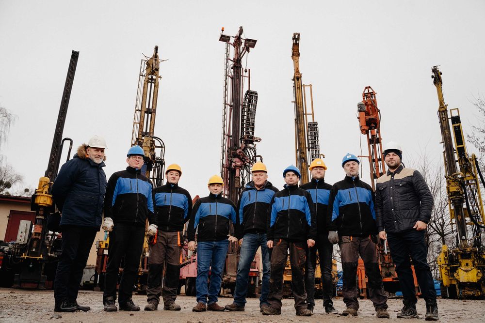 Studnia głębinowa    wiercenie studni    odwiert