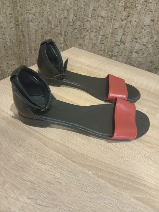 Летняя женская обувь