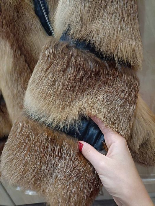 Полушубок из лисицы, короткая шубка с лисы с кожаными вставками новая!