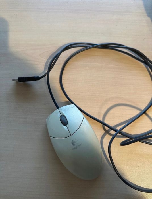 Rato com fios Logitech