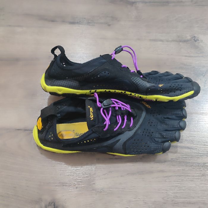 Кросівки для бігу жіночі Vibram Fivefingers V-Run  39 розмір