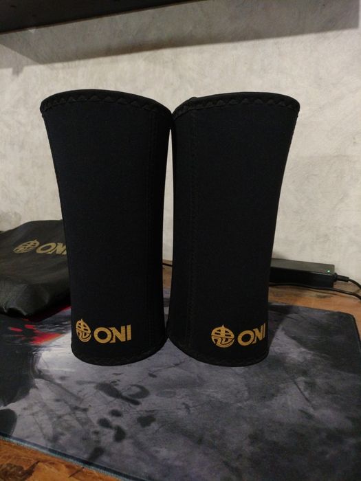 Наколінники ONI Розмір-XL ( ONI Knee Sleeves PRO Pair 2023 IPF Approved)