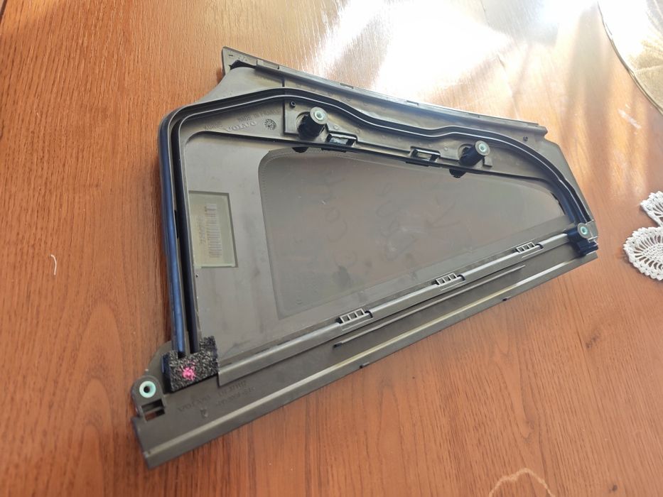 Volvo V60 cross country 2021 szyba lewy tył