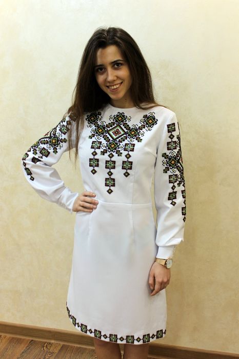 Сукня вишита бісером