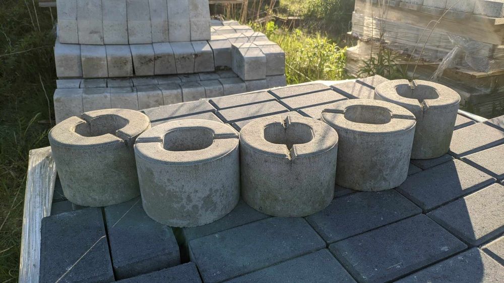 Cadena z dziurą szara