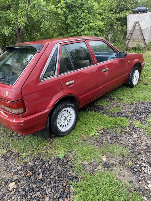 Mazda 323 автомобіль