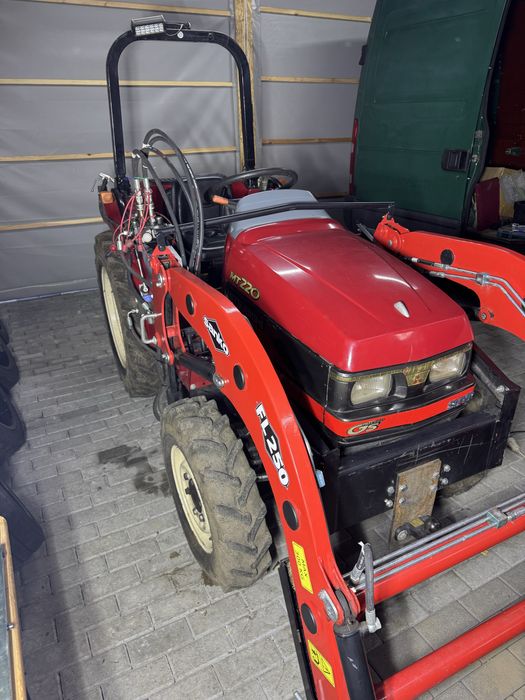 Mitshubishi mt 220 ładowacz czołowy mini traktor ciagnik japoński