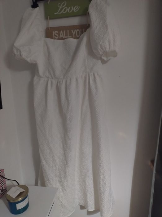 Sukienka damska biała bufiasty rękaw